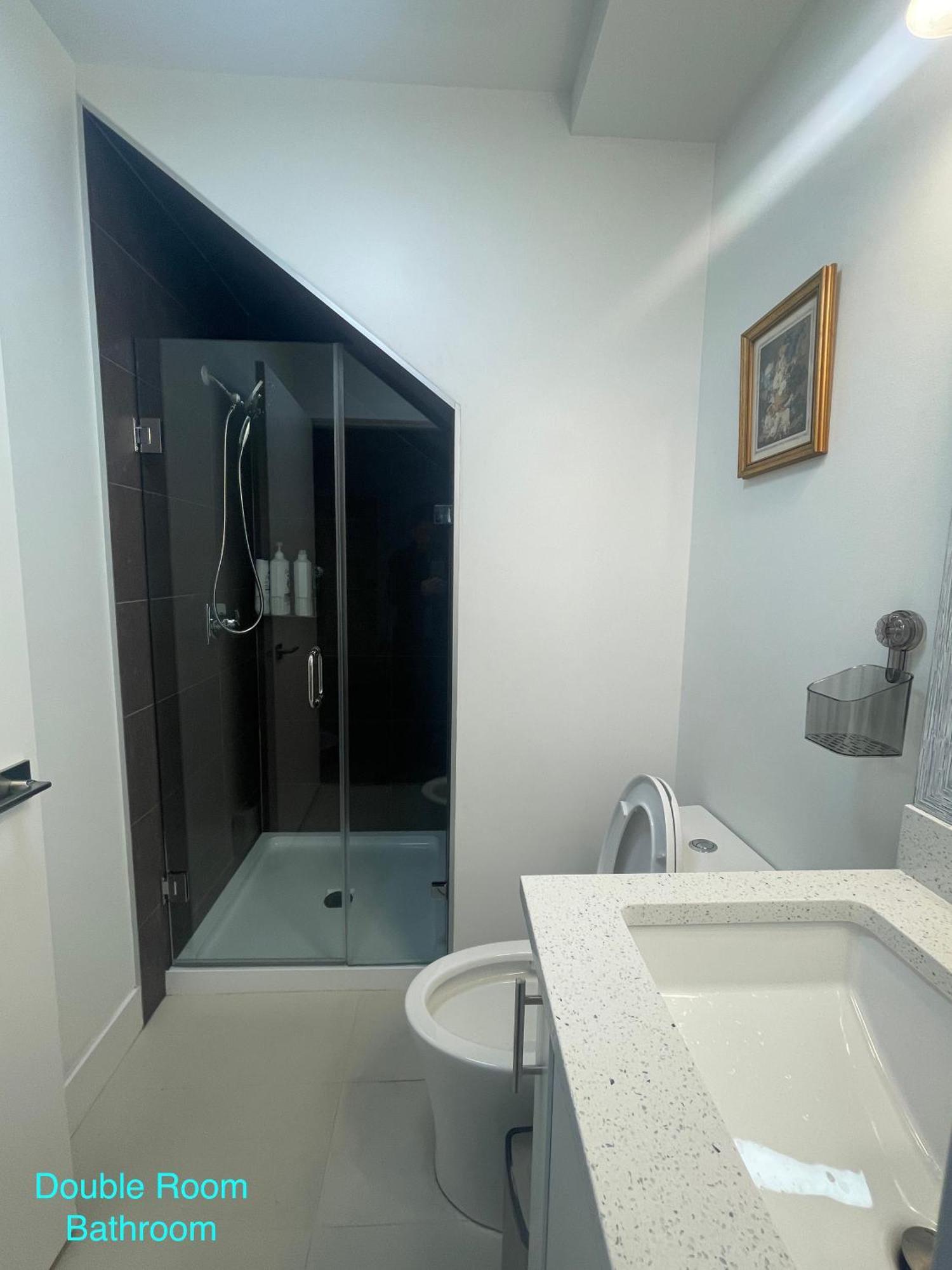 South Vancouver Guesthouse 외부 사진