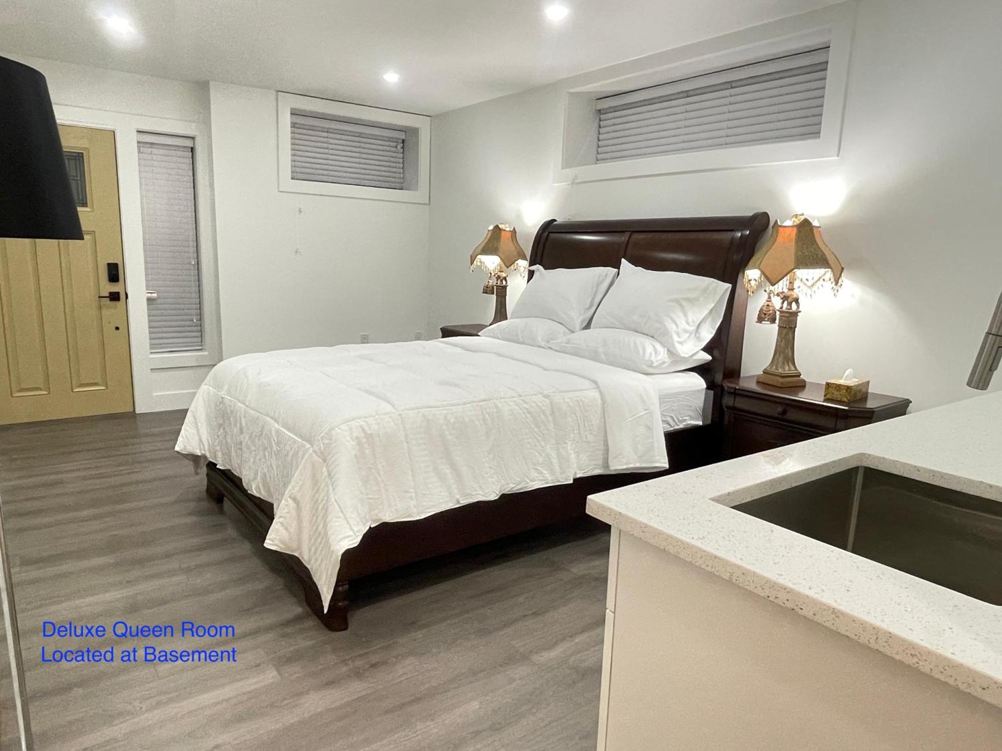 South Vancouver Guesthouse 외부 사진